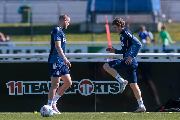 08.04.2026, Fussball, Training des FC Schalke 04. v. l. Tomas Kalas (FC Schalke 04), Finn Porath (FC Schalke 04) trainieren individuell. Gelsenkirchen Trainingsgelände FC Schalke 04 NRW Deutschland xRHR-FOTO YYx Copyright: RHR-FOTOx RHR-FOTO YY