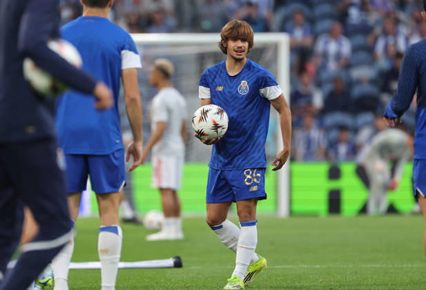 POR: Porto v Nottingham Forest, Europa League, 9 April 2026 Rodrigo Mora of FC Porto in warm up before the UEFA Europe League,Quartet finals 1st leg between Porto FC and Nottingham Forest FC at Stadium of Dragao on April 9,2026 in Porto (Portugal) (Photo by Luis de la Mata SportPix Sipa USA) Porto As Antas Porto Portugal Copyright: xLuisxdexlaxMatax xsportPix.org.ux
