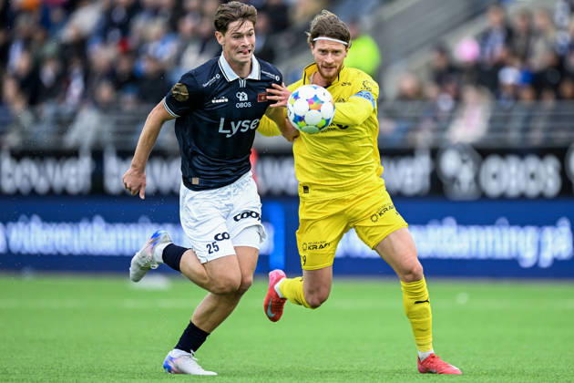 Eliteserien in football 2026 Viking Bodo Glimt Stavanger 20260411 Vikings Henrik Falchener and Bodo Glimts Kasper Hogh during the elite series football match between Viking and Bodo Glimt at Lyse Arena in Stavanger Photo Carina Johansen NTB Stavanger Norway EDITORIAL USE ONLY RESTRICTED USE FOR BETTING COMPANIES Copyright: xCarinaxJohansenx xNTBx