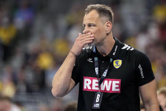Maik Machulla (Trainer, Cheftrainer, RNL), Einzelbild, Einzelfoto, Aktion, Action, enttäuscht schauend, Enttäuschung, Frustration, disappointed, pessimistisch, 11.04.2026, Mannheim (Deutschland), Handball, Bundesliga, Rhein-Neckar Löwen - SG Flensburg-Handewitt