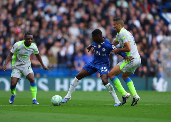 12th April 2026; Stamford Bridge, Chelsea, London, England: Premier League Football, Chelsea versus Manchester City; Moises Caicedo of Chelsea under pressure from Rodri of Manchester City JPxFletcher