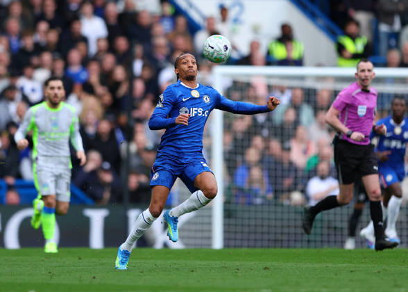 12th April 2026; Stamford Bridge, Chelsea, London, England: Premier League Football, Chelsea versus Manchester City; Joao Pedro of Chelsea on the ball JPxFletcher
