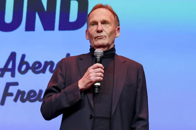 Praesident Hans-Joachim Watzke (Borussia Dortmund) schaut, Talkrunde, Reiner Calmund - Ein runder Abend mit Fußball & Freunden, Freizeitzentrum am 13. April 2026 in West, Deutschland. (Foto von Marco Steinbrenner DeFodi Images) Praesident Hans-Joachim Watzke (Borussia Dortmund) looks on, Talkrunde, Reiner Calmund - Ein runder Abend mit Fußball & Freunden, Freizeitzentrum West, April 13, 2026 in Dortmund, Germany. (Photo by Marco Steinbrenner DeFodi Images) -