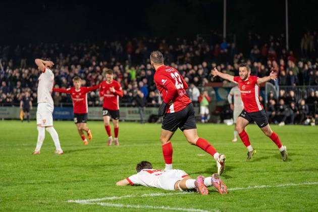 Fabian Eisele (SG Sonnenhof Großaspach, 23) jubelt nach dem Treffer zum 0:1 mit Marius Kunde (SG Sonnenhof Großaspach, 16), TSG Backnang 1919 vs. SG Sonnenhof Großaspach, Fussball, WFV-Pokal, Halbfinale, 14.04.2026 Backnang Baden-Wuerttemberg Deutschland