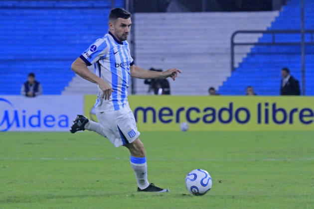 RECORD DATE NOT STATED 15th April 2026; Presidente Peron Stadium, Buenos Aires, Argentina; Copa Sudamericana Football Racing versus Botafogo; Adrian Martinez of Racing runs with the ball PoolxPelaezxBurga DiaEsportivo