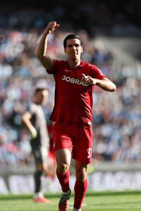 Real Club Celta v SC Freiburg - UEFA Europa League 2025 26 Quarter-Final Second Leg Igor Matanovic of SC Freiburg celebrates a goal during the UEFA Europa League 2025 26 Quarter-Final Leg Two match between Real Club Celta and SC Freiburg at Estadio Balaidos in Vigo, Spain, on April 16, 2026. vigo Vigo Spain Copyright: xLuisxEirasx originalFilename:eiras-uefaeuro260416_npyoX