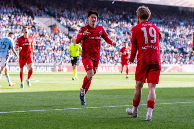 Real Club Celta v SC Freiburg - UEFA Europa League 2025 26 Quarter-Final Second Leg Yuito Suzuki of SC Freiburg celebrates his goal during the UEFA Europa League 2025 26 Quarterfinals second leg between RC Celta and SC Freiburg at Balaidos Stadium in Vigo, Spain, on April 16, 2026. Vigo Galicia Spain Copyright: xMiguelxLemosx originalFilename:lemos-rcceltax260416_npepL