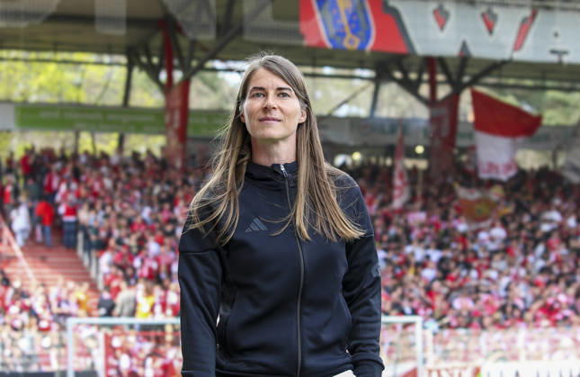 Sport Bilder des Tages Deutschland: Bundesliga 2025 2026, 30. Spieltag - 1. FC Union Berlin vs VfL Wolfsburg - An der Alten Försterei (Berlin): Portraitfoto, Portrait, Einzelaufnahme, Porträt Marie-Louise Eta (Trainer 1. FC Union Berlin) Berlin Copyright: xAymanxAlahmedx