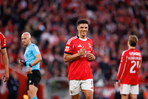 Alexander Bah seen during Liga Portugal game between teams of SL Benfica and Vitoria SC at Estadio Da Luz (Maciej Rogowski Ball Raw Images PT) Lisbon Estadio Da Luz Portugal Copyright: xMaciejxRogowskix maciejrogowski_slbenfica_vitoriasc_2526-202