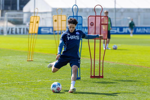 24.04.2026, Fussball, Training des FC Schalke 04. Soufiane El-Faouzi (FC Schalke 04). Gelsenkirchen Trainingsgelände FC Schalke 04 NRW Deutschland xRHR-FOTO YYx Copyright: RHR-FOTOx RHR-FOTO YY