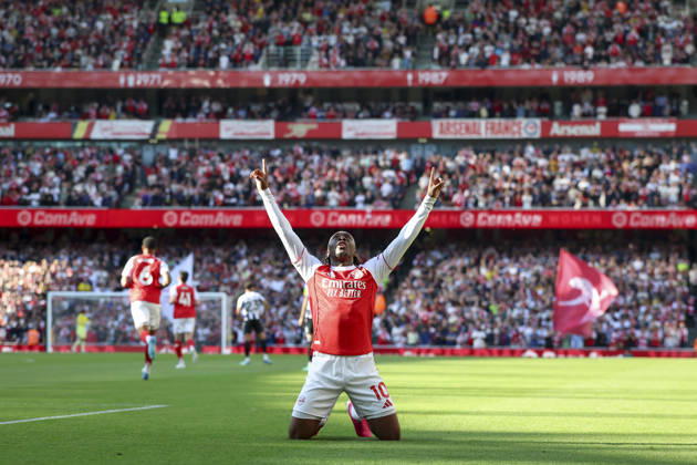 Arsenal v Newcastle United, Premier League Arsenal midfielder Eberechi Eze (10) scores a GOAL 1-0 and celebrates during the Arsenal v Newcastle United Premier League match at the Emirates Stadium, London, England on 25 April 2026 Credit: Phil Duncan Every Second Media Editorial use only. All images are copyright Every Second Media Limited. No images may be reproduced without prior permission. All rights reserved. Premier League and Football League images are subject to licensing agreements with Football DataCo Limited. see https: www.football-dataco.com Copyright: xIMAGO EveryxSecondxMediax ESM-1944-0009 PhilxDuncanx xEveryxSecondxMediax