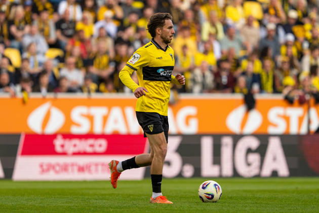 Gianluca Gaudino (Alemannia Aachen, 10) Alemannia Aachen vs. MSV Duisburg, Fussball, 3. Liga, 35. Spieltag, Saison 2025 2026, 23.04.2026 DFB REGULATIONS PROHIBIT ANY USE OF PHOTOGRAPHS AS IMAGE SEQUENCES AND OR QUASI-VIDEO Alemannia Aachen vs. MSV Duisburg, Fussball, 3. Liga, 35. Spieltag, Saison 2025 2026, 23.04.2026 Aachen Copyright: xEibner-Pressefoto J.xDerondeaux EP_JDU
