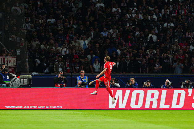 Torjubel nach Tor zum 0:1 per Elfmeter Strafstoss Harry Kane (FC Bayern München, 09) FRA, Paris St. Germain vs. FC Bayern München, Fussball, UEFA Champions League, Halbfinale, Spielzeit 2025 2026, 28.04.2026 FRA, Paris St. Germain vs. FC Bayern München, Fussball, UEFA Champions League, Halbfinale, Spielzeit 2025 2026, 28.04.2026 Paris Copyright: xEibner-Pressefoto MarcelxvonxFehrnx EP_MFN