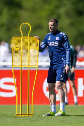 30.04.2026, Fussball, Training des FC Schalke 04. Edin Dzeko (FC Schalke 04). Gelsenkirchen Trainingsgelände FC Schalke 04 NRW Deutschland xRHR-FOTO YYx Copyright: RHR-FOTOx RHR-FOTO YY