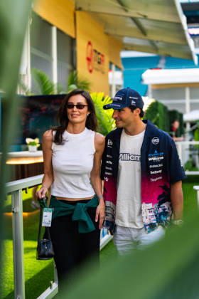 May 1, 2026, Miami, United States: Carlos Sainz and Rebecca Donaldson seen in the paddock of the Formula 1 Miami Grand Prix 2026. Miami United States - ZUMAs197 20260501_aaa_s197_490 Copyright: xLucaxMartinix