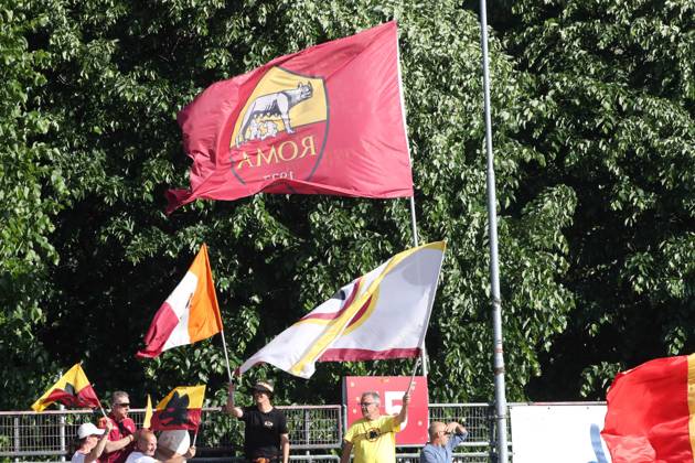 CALCIO - Serie A Femminile - AS Roma vs Ternana Women 02.05.2026 Roma vs Ternana (Serie A) Calcio; Femminile Nella foto: Bandiere (Foto Gino Mancini) Roma Italy Copyright: xIPAxSport ABACAx