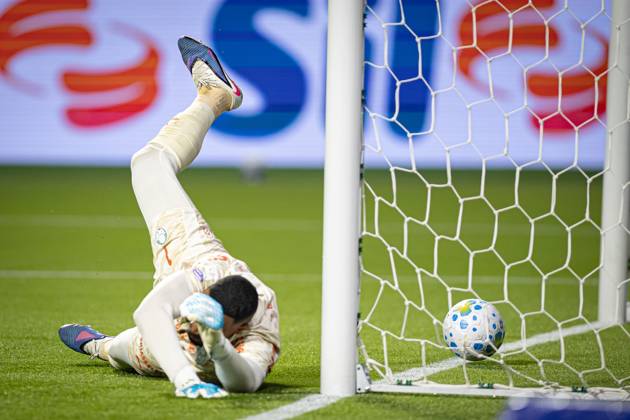 RECORD DATE NOT STATED Match between Palmeiras and Santos, valid for the 2026 Brazilian Championship. Sao Paulo (SP), 02 05 2026 - Brasileirao Palmeiras vs Santos - Goalkeeper Carlos Miguel during the match between Palmeiras and Santos, valid for the 14th round of the Brazilian football championship, at Allianz Parque on the night of Saturday, May 2nd, 2026, Brazil. Credit: William Oliveira PhD Press TheNews2(Foto: Phd Press Thenews2 imago images) SPO Copyright: xPHDxPRESSx