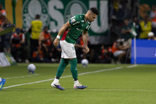 RECORD DATE NOT STATED Match between Palmeiras and Santos, valid for the 2026 Brazilian Championship. Sao Paulo (SP), 02 05 2026 - Brasileirao Palmeiras vs Santos - Player Paulinho during the match between Palmeiras and Santos, valid for the 14th round of the Brazilian football championship, at Allianz Parque on the night of Saturday, May 2nd, 2026, Brazil. Credit: William Oliveira PhD Press TheNews2(Foto: Phd Press Thenews2 imago images) SPO Copyright: xPHDxPRESSx