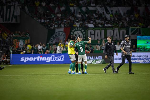 RECORD DATE NOT STATED Match between Palmeiras and Santos, valid for the 2026 Brazilian Championship. Sao Paulo (SP), 02 05 2026 - Brasileirao Palmeiras vs Santos - Confusion after the end of the match between Palmeiras and Santos, valid for the 14th round of the Brazilian football championship, at Allianz Parque on the night of Saturday, May 2nd, 2026, Brazil. Credit: William Oliveira PhD Press TheNews2(Foto: Phd Press Thenews2 imago images) SPO Copyright: xPHDxPRESSx