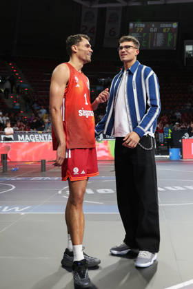 Oscar da Silva (FC Bayern Basketball, 01) mit seinem Bruder, dem NBA, Basketball Herren, USA Spieler Tristan da Silva (Orlando Magic), GER, FC Bayern Basketball vs. EWE Baskets Oldenburg, Basketball, easycredit Basketball Bundesliga, 34. Spieltag, Saison 2025 2026, 10.05.2026, GER, FC Bayern Basketball vs. EWE Baskets Oldenburg, Basketball, easycredit Basketball Bundesliga, 34. Spieltag, Saison 2025 2026, 10.05.2026 Muenchen Copyright: xEibner-Pressefoto JennixMaulx EP_JML