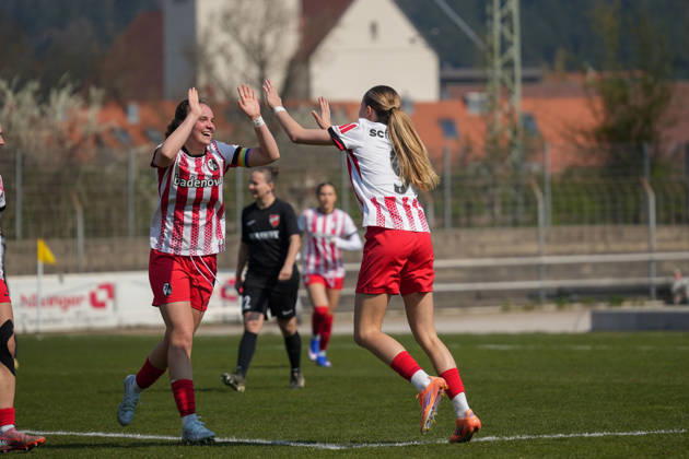 Deutschland, Frauen-Regionalliga Süd 2025 26, Johanna Hebben (SC Freiburg U20), Amelie Schmitz (SC Freiburg U20) Copyright: xMirjamxGeigerx