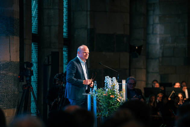 Deutschland, Aachen: Verleihung Jugendkarlspreis im Krönungssaal im Rathaus, Rahmenprogramm Karlspreis 2026 - Auszeichnung an Mario Draghi, Prof. Thomas Prefi, Vorsitzender Karlspreisstiftung hält eine Rede Copyright: xThiemoxRudolphx