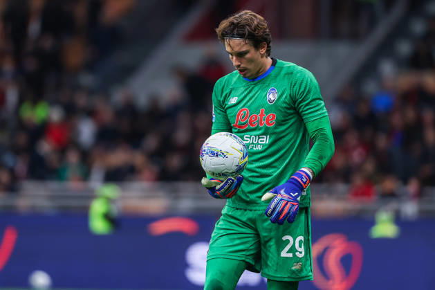 AC Milan vs Atalanta BC, Serie A football, Milano, Italy Marco Carnesecchi of Atalanta BC looks on during Serie A 2025 26 football match between AC Milan and Atalanta BC at San Siro Stadium in Milan, Italy Italy, Milan, Milan, San Siro Stadium Copyright: xGonzalesxPhoto FCIx