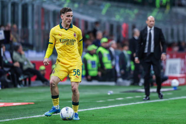 AC Milan vs Atalanta BC, Serie A football, Milano, Italy Alexis Saelemaekers of AC Milan seen in action during Serie A 2025 26 football match between AC Milan and Atalanta BC at San Siro Stadium in Milan, Italy Italy, Milan, Milan, San Siro Stadium Copyright: xGonzalesxPhoto FCIx