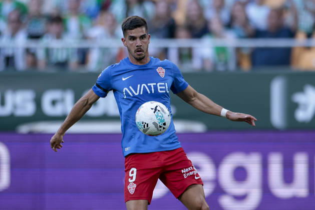 Real Betis V Elche CF - La Liga EA Sports Andre Silva of Elche CF controls the ball during the La Liga EA Sports match between Real Betis and Elche CF at La Cartuja Stadium in Seville, Spain, on May 12, 2026. Seville Spain Copyright: xJosexLuisxContrerasx originalFilename:joseluiscontreras-realbeti260512_npru5