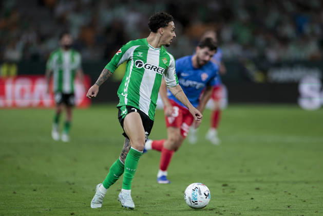Real Betis V Elche CF - La Liga EA Sports Antony Matheus dos Santos of Real Betis runs with the ball during the La Liga EA Sports match between Real Betis and Elche CF at La Cartuja Stadium in Seville, Spain, on May 12, 2026. Seville Spain Copyright: xJosexLuisxContrerasx originalFilename:joseluiscontreras-realbeti260512_npNJ2