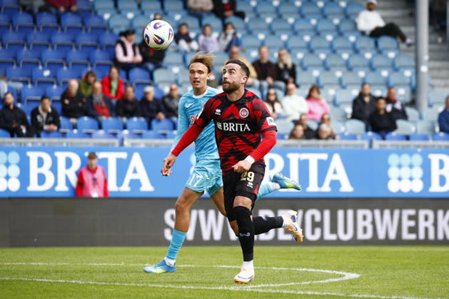 16.05.2026, xavx, Fussball 3.Liga, SV Wehen Wiesbaden - TSG Hoffenheim U23 v.l. Luis Engelns (TSG 1899 Hoffenheim II), Fatih Kaya (SV Wehen Wiesbaden) (DFL DFB REGULATIONS PROHIBIT ANY USE OF PHOTOGRAPHS as IMAGE SEQUENCES and or QUASI-VIDEO) Wiesbaden