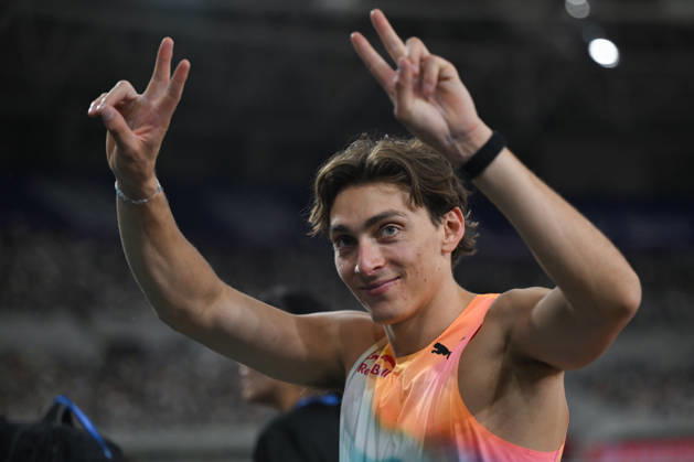 Wanda Diamond League 2026 - Shanghai Keqiao SHAOXING, CHINA - MAY 16: Armand Mondo Duplantis of Sweden celebrates his victory in the men s pole vault final during the Yangtze River Delta Athletics Diamond Gala, the Shanghai Keqiao leg and opening meeting of the 2026 Wanda Diamond League circuit, at the China Textile City Sports Center in Keqiao, Shaoxing, Zhejiang province, China, on May 16, 2026. Artur Widak Anadolu Shaoxing China. Editorial use only. Please get in touch for any other usage.  Copyright: x2026xAnadoluxArturxWidakx
