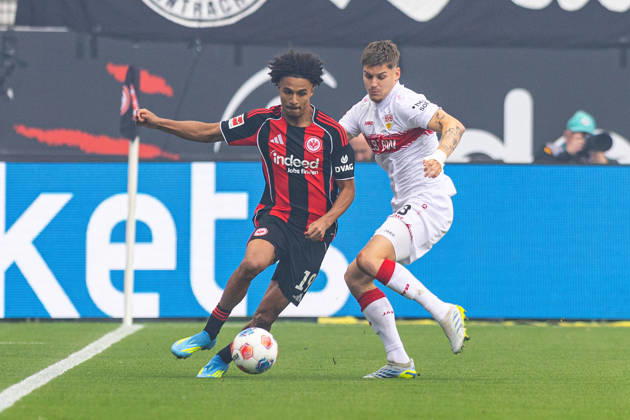 16.05.2026, xovx, Fußball Fußball Bundesliga, Eintracht Frankfurt - VfB Stuttgart v.l. Jean-Matteo Bahoya (Eintracht Frankfurt), Ramon Hendriks (VfB Stuttgart) (DFL DFB REGULATIONS PROHIBIT ANY USE OF PHOTOGRAPHS as IMAGE SEQUENCES and or QUASI-VIDEO) emspor Frankfurt