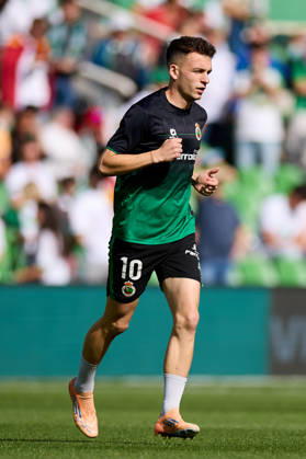 Racing Santander v Real Valladolid - LaLiga Hypermotion Inigo Vicente of Real Racing Club de Santander warms up prior to the LaLiga Hypermotion match between Racing Santander and Real Valladolid at Campos de de El Sardinero on May 16, 2026, in Santander, Spain. Santander Campos de Sport de El Sardinero Santander Spain RL_RCGSvRVALL_000013 Copyright: xRicardoxLarreinax
