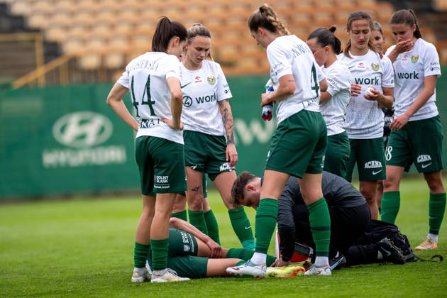 WROCLAW 16.05.2026 KOLEJKA ORLEN EKSTRALIGA PILKI NOZNEJ KOBIET SEZON 2025 26 --- POLISH WOMEN S FOOTBALL TOP LEAGUE MATCH: SLASK WROCLAW - POGON DEKPOL TCZEW, nz SITARZ NATALIA kontuzja, fot. KRYSTYNA PACZKOWSKA NEWSPIX.PL NEWSPIX.PL --- newspix.pl