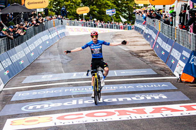May 17, 2026, Lizzano In Belvedere, Italy: Jonas Vingegaard s final push before crossing the finish line. The pink caravan crosses the peninsula. From the historic start in the Balkans to the ascent along the Apennines and the great Alpine peaks, the complete photographic story of the 109th edition. Lizzano In Belvedere Italy - ZUMAs197 20260517_aaa_s197_427 Copyright: xCarloxVerganix