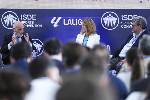 May 21, 2026, Madrid, Madrid, Spain: Javier Tebas, president of LaLiga, Cristina Villasante, a member of Ecija, and Juan Fernandez Tamames, a lawyer and secretary of the Criminal Compliance Committee at Telefonica Spain, are participating in a discussion on â€oeTechnology, Piracy, and Artificial Intelligence in Sports†during the ISDE Sports Convention at the Official College of Architects of Madrid on May 21, 2026, in Madrid, Spain. Madrid Spain - ZUMAa181 20260521_zaa_a181_012 Copyright: xIrinaxR.xHipolitox