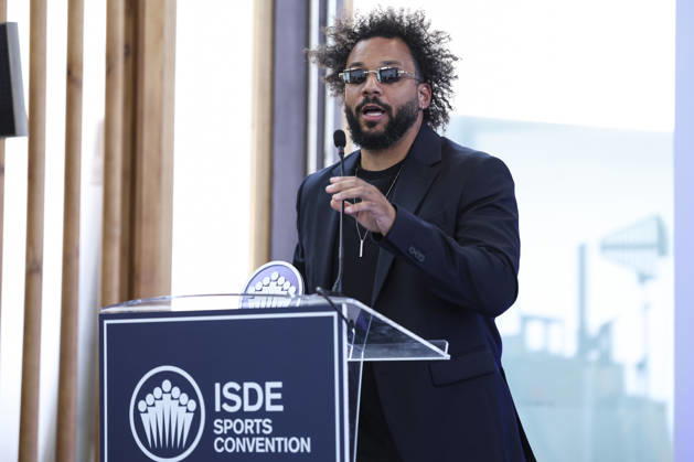 May 21, 2026, Madrid, Madrid, Spain: Marcelo Vieira, a former soccer player, receives the Legend Award during the 2026 ISC Awards Ceremony, which took place.as part of the ISDE Sports Convention, at the Official College of Architects of Madrid, on May 21, 2026, in Madrid, Spain. ISDE Sports Convention - ISC Awards Ceremony - ZUMAa181 20260521_zaa_a181_043 Copyright: xIrinaxR.xHipolitox