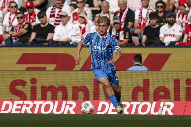 10.05.2026, GER, Fussball, Herren, 1. BL, Saison 2025 2026, 1. FC Köln - 1. FC Heidenheim Hennes Behrens (Heidenheim) in Aktion am Ball, Einzelaktion Köln RheinEnergieStadion Nordrhein-Westfalen Deutschland Copyright: xAdrianxSchlüterx
