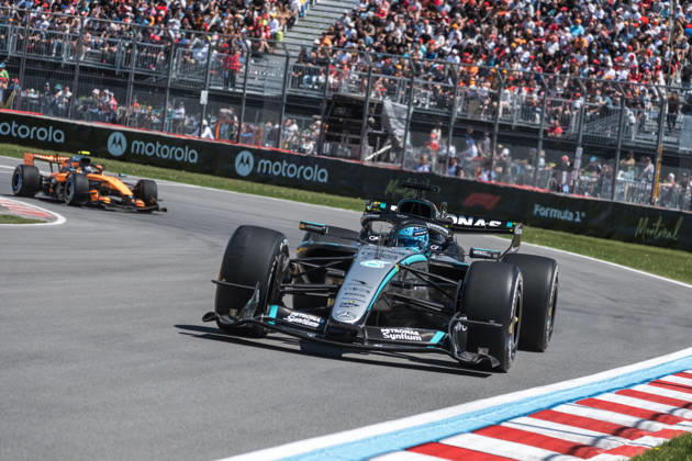 George Russell (UK, Mercedes-AMG Petronas Formula 1 Team 63) im Mercedes W17 vor Lando Norris (UK, McLaren Mastercard Formula 1 Team 1) im McLaren MCL40, CAN, Großer Preis von Kanada, Montreal, Motorsport, Formel 1, 22.05.2026 CAN, Großer Preis von Kanada, Montreal, Motorsport, Formel 1 Montreal Copyright: xEibner-Pressefotox EP_MKB
