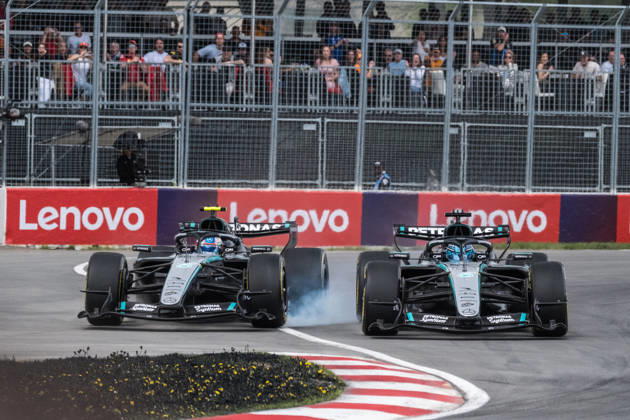 George Russell (UK, Mercedes-AMG Petronas Formula 1 Team 63) im Mercedes W17 und Kimi Antonelli (ITA, Mercedes-AMG Petronas Formula 1 Team 12) im Mercedes W17 kämpfen um die Führung im Sprint, CAN, Großer Preis von Kanada, Montreal, Motorsport, Formel 1, 23.05.2026 CAN, Großer Preis von Kanada, Montreal, Motorsport, Formel 1 Montreal Copyright: xEibner-Pressefotox EP_MKB