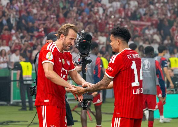 Fußball, Herren, Saison 2025 2026, 83. DFB-Pokal-Finale, FC Bayern München - VfB Stuttgart (3:0), v. l. Harry Kane (Bayern München), Luis Diaz (Bayern München), Jubel nach Tor zum 2:0, 23.05. 2026, Copyright: xMatthiasxKochx