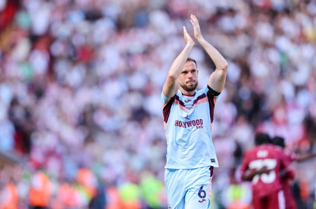 Brentford s Jordan Henderson applauds the Liverpool fans Liverpool v Brentford, Premier League, Football, Anfield, Liverpool, UK - 24 May 2026Liverpool Anfield United Kingdom EDITORIAL USE ONLY No use with unauthorised audio, video, data, fixture lists, club league logos or live services. Online in-match use limited to 120 images, no video emulation. No use in betting, games or single club league player publications.  Copyright: xAlexxDodd Shutterstockx 16889846dn