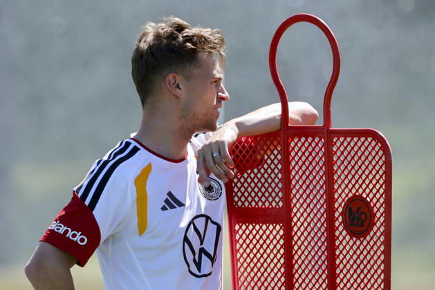 Joshua Kimmich (Germany) schaut enttaeuscht, , Training der deutschen Fussball Nationalmannschaft, Home Ground am 28. May 2026 in Herzogenaurach, Deutschland. (Foto von Marco Steinbrenner DeFodi Images) Joshua Kimmich (Germany) looks dejected, , Training der deutschen Fussball Nationalmannschaft, Home Ground, May 28, 2026 in Herzogenaurach, Germany. (Photo by Marco Steinbrenner DeFodi Images) -