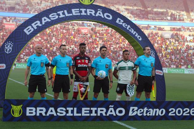RECORD DATE NOT STATED Flamengo and Coritiba, for the 18th round of the Brazilian championship. Rio de Janeiro (RJ) 05 30 2026 - Flamengo Coritiba Brasilerao Maracana - Referee Flavio Rodrigues de Souza (SP) and assistants Daniel Paulo Ziolli (SP) and Daniel Luis Marques (SP) in a match between Flamengo and Coritiba, for the 18th round of the Brazilian championship, on the afternoon of this Saturday (30), at the Maracana stadium, in Rio de Janeiro.(Foto: Lucas Simonin Gomes Thenews2 imago images) SPO Copyright: xLucasxSimoninxGomesx