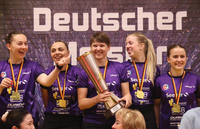Sport Bilder des Tages Natalia Bajor, Sabina Surjan, Nina Mittelham mit Pokal, Josi Neumann, Mia Griesel, TTC Eastside Berlin jubelt und feiert die Deutsche Meisterschaft Deutscher Meister Tischtennis Finale Deutsche Meisterschaft Bundesliga Damen Saison 2025 2026 31.05.2026 ttc eastside Berlin vs TSV Dachau