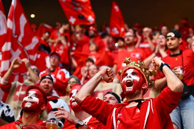 Sport Bilder des Tages Fans of Switzerland during the final match Switzerland vs Finland at the 2026 IIHF Ice hockey, Eishockey World Championship, WM, Weltmeisterschaft in Zurich, Switzerland, May 31, 2026. (CTKxPhoto RadekxPetrasek) CTKPhotoP2026053105377  CTKPhotoP2026053105377