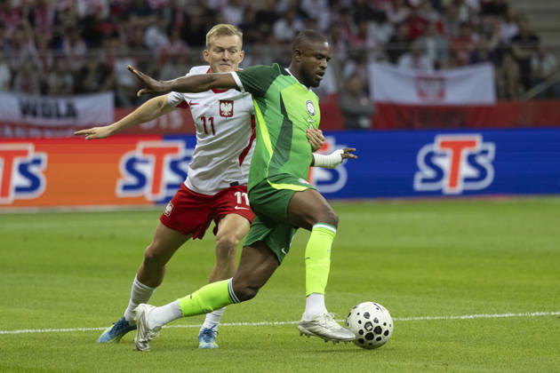 Fußball, Testspiel, Polen - Nigeria Poland - Nigeria 03.06.2026 football, Warsaw, PGE National Stadium, FIFA , friendly international game match Poland - Nigeria ( mecz towarzyski, pilka nozna, Polska - Nigeria ) image shows: Karol Swiderski (L) Frank Onyeka (R) photo Katarzyna Plewczynska Fotostyk Copyright: xKatarzynaxPlewczynskax 20260603FCTKPKAPL7179