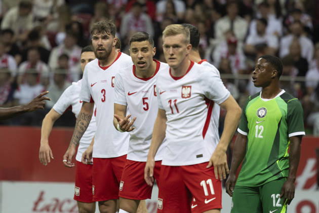 Fußball, Testspiel, Polen - Nigeria #3 Poland - Nigeria 03.06.2026 football, Warsaw, PGE National Stadium, FIFA , friendly international game match Poland - Nigeria ( mecz towarzyski, pilka nozna, Polska - Nigeria ) image shows: Przemyslaw Wisniewski (L) Jan Bednarek (2L) Karol Swiderski (2R) Tochukwu Nnadi (R) photo Katarzyna Plewczynska Fotostyk Copyright: xKatarzynaxPlewczynskax 20260603FCTKPKAPL7316