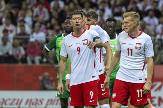 Fußball, Testspiel, Polen - Nigeria #3 Poland - Nigeria 03.06.2026 football, Warsaw, PGE National Stadium, FIFA , friendly international game match Poland - Nigeria ( mecz towarzyski, pilka nozna, Polska - Nigeria ) image shows: Robert Lewandowski (L) Karol Swiderski (R) photo Katarzyna Plewczynska Fotostyk Copyright: xKatarzynaxPlewczynskax 20260603FCTKPKAPL7294